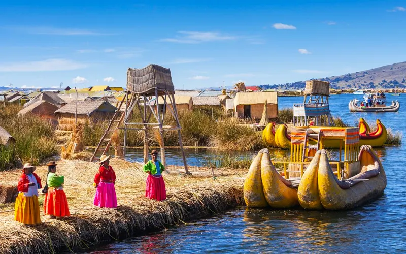 Personas Locales del Lago Titicaca